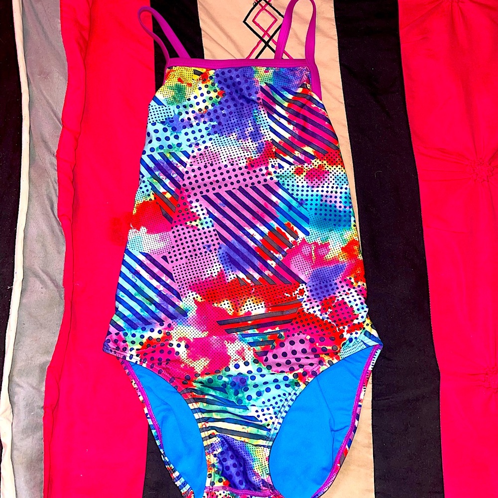 Gently Used Speedo one piece swimsuit🩱High Stretch as well as great support.